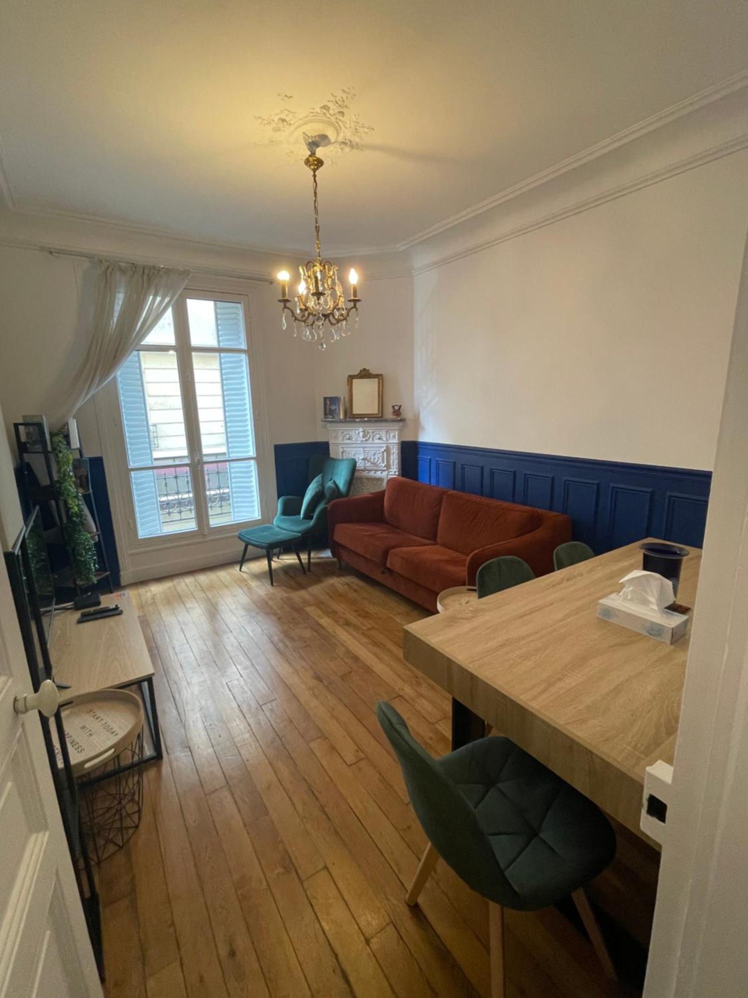 Appartement Large Family Typical Parisian Parijs